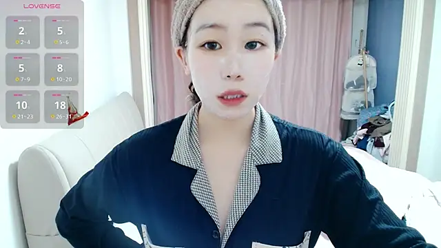 Snapshot of Annasweet- chatting on October 22, 2025, 11:42 am Annasweet- online show from October 22, 2025, 11:42 am