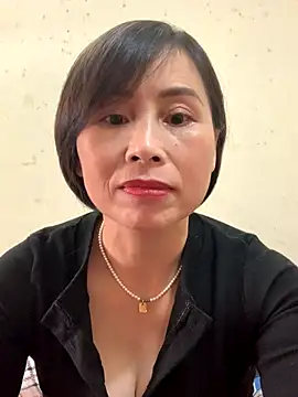 Hello Linchii online show from October 17, 2025, 4:27 am