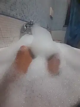 gigilola84 online show from November 5, 2025, 5:27 pm