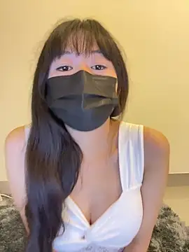 Snapshot of Minnie-2025 chatting on October 17, 2025, 4:42 pm Minnie-2025 online show from October 17, 2025, 4:42 pm