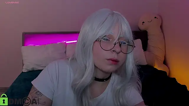 Penny Stanley online show from November 17, 2025, 2:48 am