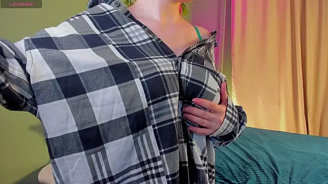 Penny Stanley online show from October 18, 2025, 1:51 am