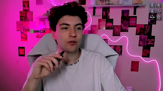 Snapshot of joseph_bear_ chatting on April 13, 2026, 8:29 am joseph bear online show from April 13, 2026, 8:29 am