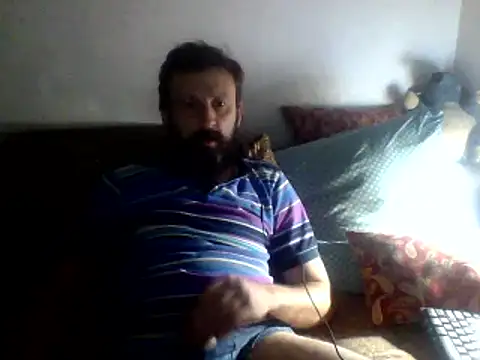 vihand22 online show from September 12, 2025, 8:52 pm