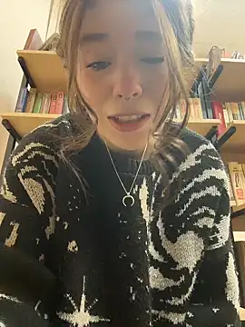 Snapshot of Mimiumuy chatting on November 12, 2025, 4:22 pm Mimiumuy online show from November 12, 2025, 4:22 pm