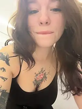 Snapshot of Mimiumuy chatting on November 7, 2025, 8:24 pm Mimiumuy online show from November 7, 2025, 8:24 pm