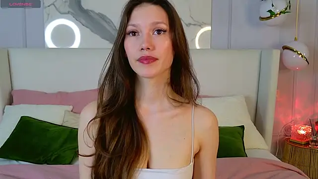 Snapshot of MaryNixon_ chatting on May 10, 2026, 5:11 am MaryNixon online show from May 10, 2026, 5:11 am