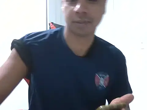 JUNINHOLEKE online show from September 29, 2025, 2:18 am