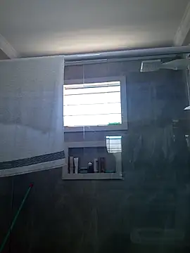 Snapshot of xirie98 chatting on September 17, 2025, 12:40 pm xirie98 online show from September 17, 2025, 12:40 pm