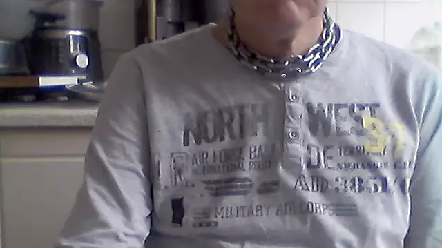 Snapshot of slaveman4you chatting on December 18, 2025, 11:47 am slaveman4you online show from December 18, 2025, 11:47 am