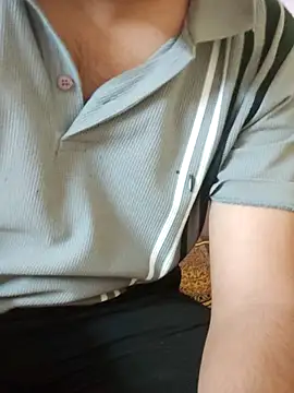 riyamore9623 online show from October 27, 2025, 7:53 am