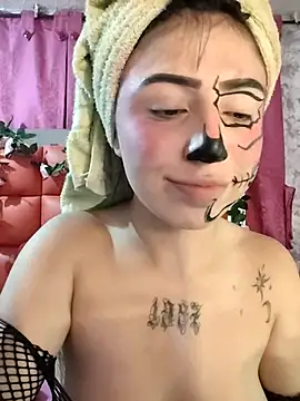 Snapshot of Kitty_Melodi chatting on October 21, 2025, 9:09 am Kitty Melodi online show from October 21, 2025, 9:09 am