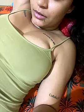 clarinha2 online show from December 21, 2025, 6:31 pm