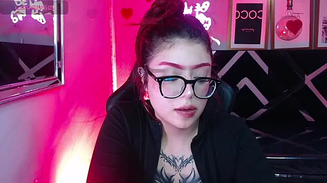 Snapshot of Red_Bunny_v chatting on May 31, 2026, 3:40 pm Red Bunny v online show from May 31, 2026, 3:40 pm