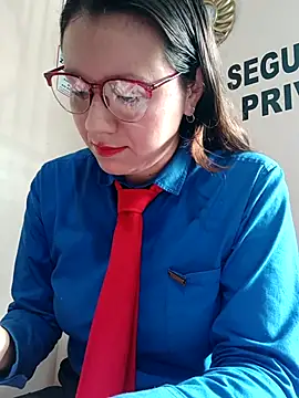 Snapshot of Hannah-colx chatting on November 10, 2025, 1:27 pm Hannah-colx online show from November 10, 2025, 1:27 pm