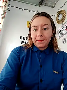 Snapshot of Hannah-colx chatting on November 29, 2025, 3:45 pm Hannah-colx online show from November 29, 2025, 3:45 pm