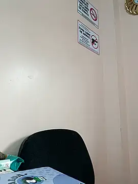 Hannah-colx online show from April 30, 2026, 4:14 pm