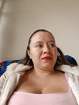 Snapshot of Hannah-colx chatting on July 24, 2026, 3:30 pm Hannah-colx online show from July 24, 2026, 3:30 pm