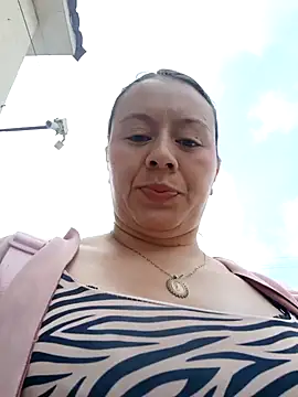 Snapshot of Hannah-colx chatting on July 8, 2026, 3:24 pm Hannah-colx online show from July 8, 2026, 3:24 pm