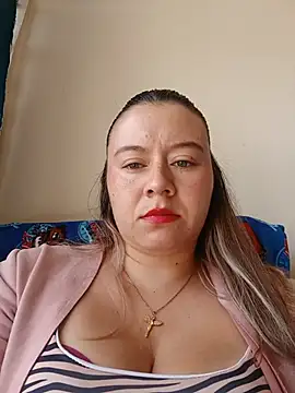 Snapshot of Hannah-colx chatting on July 21, 2026, 2:07 pm Hannah-colx online show from July 21, 2026, 2:07 pm