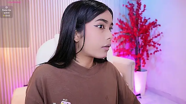 GiaNovak online show from October 23, 2025, 11:42 am