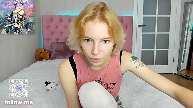 Snapshot of Pink_Lila18 chatting on October 24, 2025, 8:46 am Pink Lila18 online show from October 24, 2025, 8:46 am