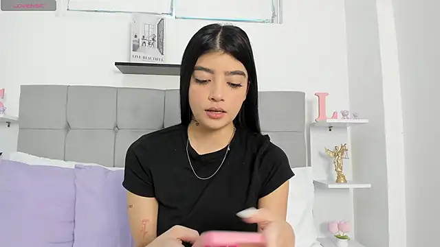 Snapshot of Sarahlopezz chatting on June 4, 2026, 7:07 pm Sarahlopezz online show from June 4, 2026, 7:07 pm