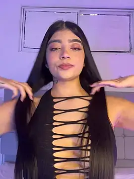 Snapshot of Sarahlopezz chatting on June 23, 2026, 3:37 am Sarahlopezz online show from June 23, 2026, 3:37 am