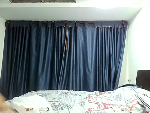 Snapshot of _Cristal chatting on November 12, 2025, 9:40 pm Cristal online show from November 12, 2025, 9:40 pm