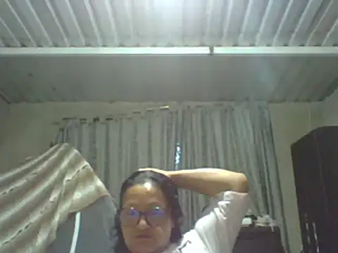 Snapshot of _Cristal chatting on October 20, 2025, 12:34 am Cristal online show from October 20, 2025, 12:34 am