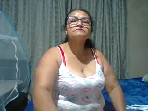 Snapshot of _Cristal chatting on October 6, 2025, 5:08 am Cristal online show from October 6, 2025, 5:08 am