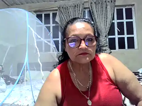 Snapshot of _Cristal chatting on October 14, 2025, 12:33 am Cristal online show from October 14, 2025, 12:33 am