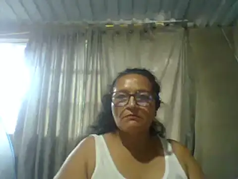 Snapshot of _Cristal chatting on October 3, 2025, 1:12 pm Cristal online show from October 3, 2025, 1:12 pm