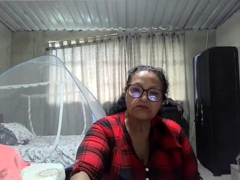 Snapshot of _Cristal chatting on October 25, 2025, 12:50 pm Cristal online show from October 25, 2025, 12:50 pm