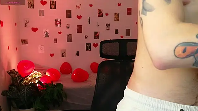 Snapshot of mark_caron chatting on February 15, 2026, 8:41 pm mark caron online show from February 15, 2026, 8:41 pm