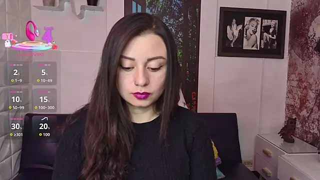 Snapshot of Eva_Roussell chatting on May 8, 2026, 3:05 pm Eva Roussell online show from May 8, 2026, 3:05 pm
