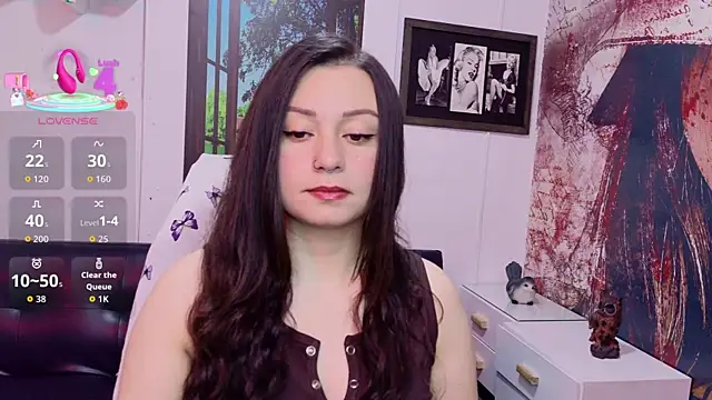 Snapshot of Eva_Roussell chatting on June 18, 2026, 3:17 pm Eva Roussell online show from June 18, 2026, 3:17 pm