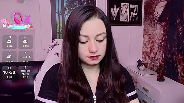 Snapshot of Eva_Roussell chatting on June 17, 2026, 3:11 pm Eva Roussell online show from June 17, 2026, 3:11 pm