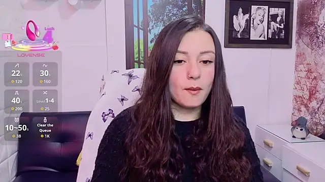 Snapshot of Eva_Roussell chatting on June 24, 2026, 2:37 pm Eva Roussell online show from June 24, 2026, 2:37 pm