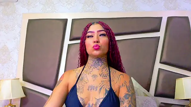 EmilieLake online show from August 3, 2026, 8:15 pm