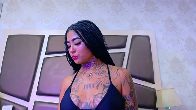 EmilieLake online show from July 7, 2026, 11:19 pm
