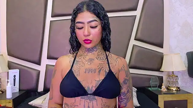 EmilieLake online show from July 21, 2026, 9:05 pm