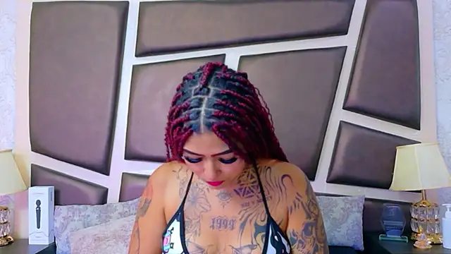 EmilieLake online show from August 8, 2026, 8:16 pm