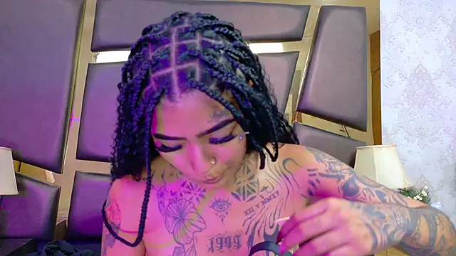 EmilieLake online show from February 20, 2026, 7:38 pm