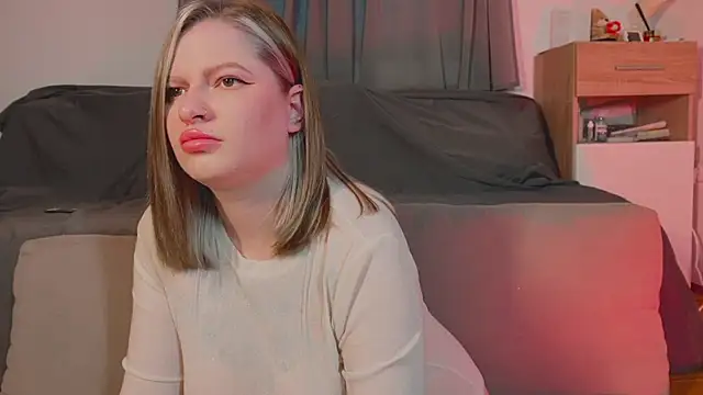 Mia Kamp online show from October 24, 2025, 4:06 pm