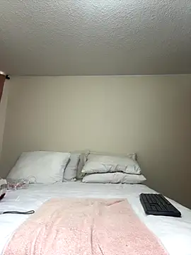 azzahara- online show from December 3, 2025, 9:25 pm