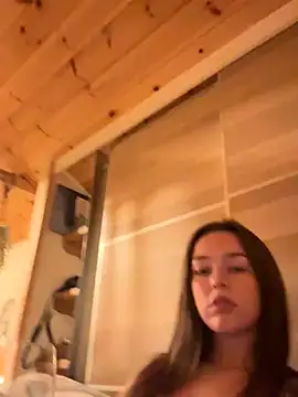 LillieOlive online show from September 17, 2025, 8:11 pm