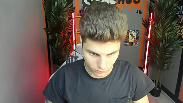 JackWolw online show from September 24, 2025, 10:33 am