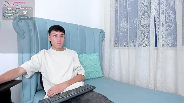 Snapshot of LittleDanny_ chatting on December 4, 2025, 3:11 pm LittleDanny online show from December 4, 2025, 3:11 pm