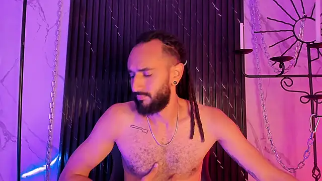 Snapshot of Tatis__ chatting on November 28, 2025, 7:47 pm Tatis online show from November 28, 2025, 7:47 pm